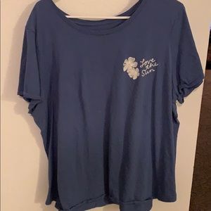 blue old navy t shirt